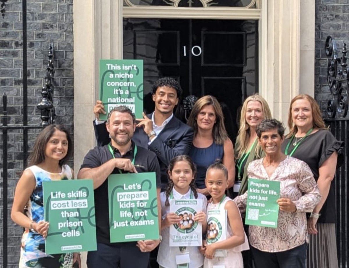 EducateMag's tweet image. Lessons4Life has launched its white paper ‘The cycle of missed opportunities (and what we need to do about it)’ 📄 

The launch followed the delivery of the white paper to @10DowningStreet🚪

Read more 👉 tinyurl.com/3p6sy5ra

@kitbrownnn