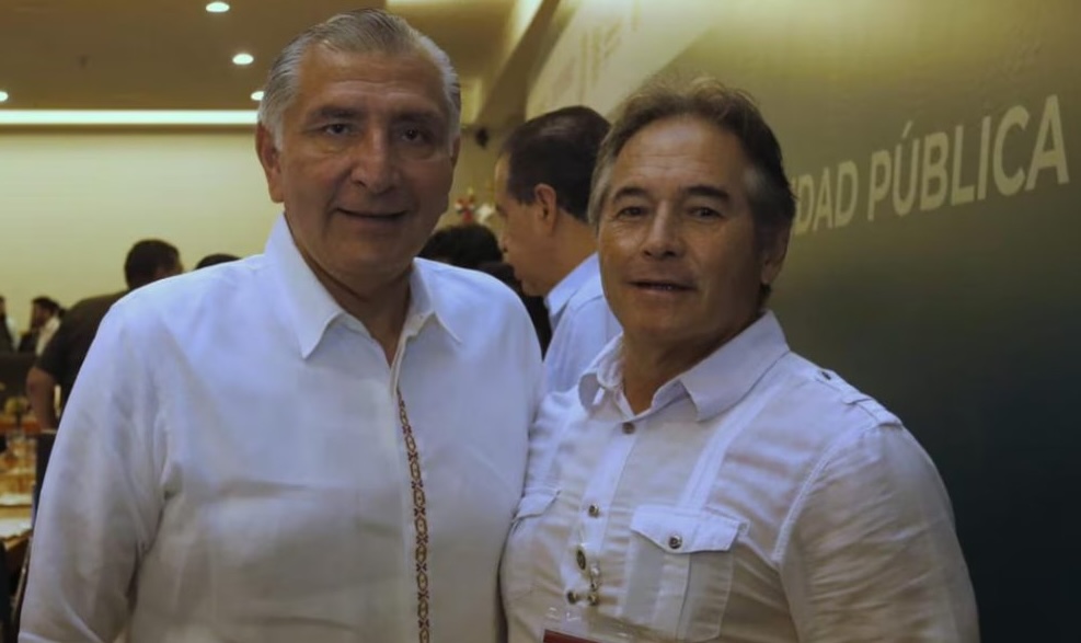 🔴| Adán Augusto y La Barredora

Más de 30 reportes y alertas de inteligencia militar advertían desde 2019 el nexo entre el hombre que Adán Augusto nombró en la Secretaría de Seguridad de Tabasto y el crimen organizado.

Aquí la galería de reportes 📷
🧵
fabricadeperiodismo.com/analisis/adan-…