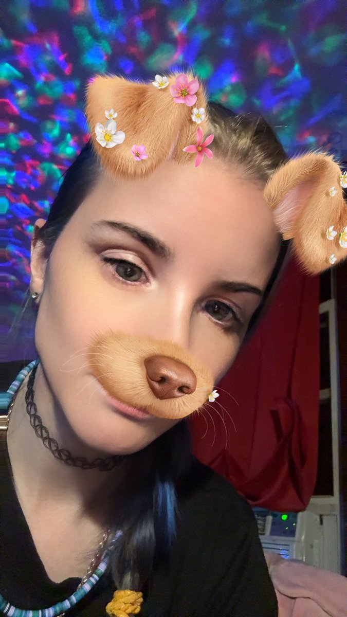 msqueenrae's tweet image. Snapchat filters