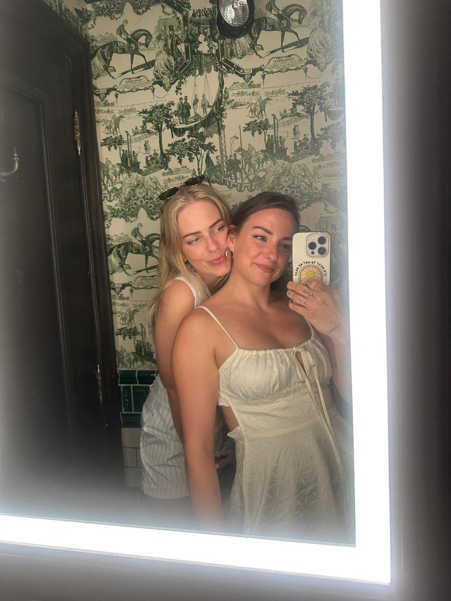 Toronto was SO busy but I had the best time 🥰🇨🇦