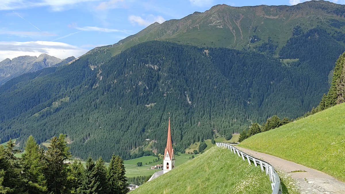 vidale_denis's tweet photo. ... Una valle quasi incantata... #valsarentino #altoadige #vavanze25 https://t.co/gRMcYSaI0O