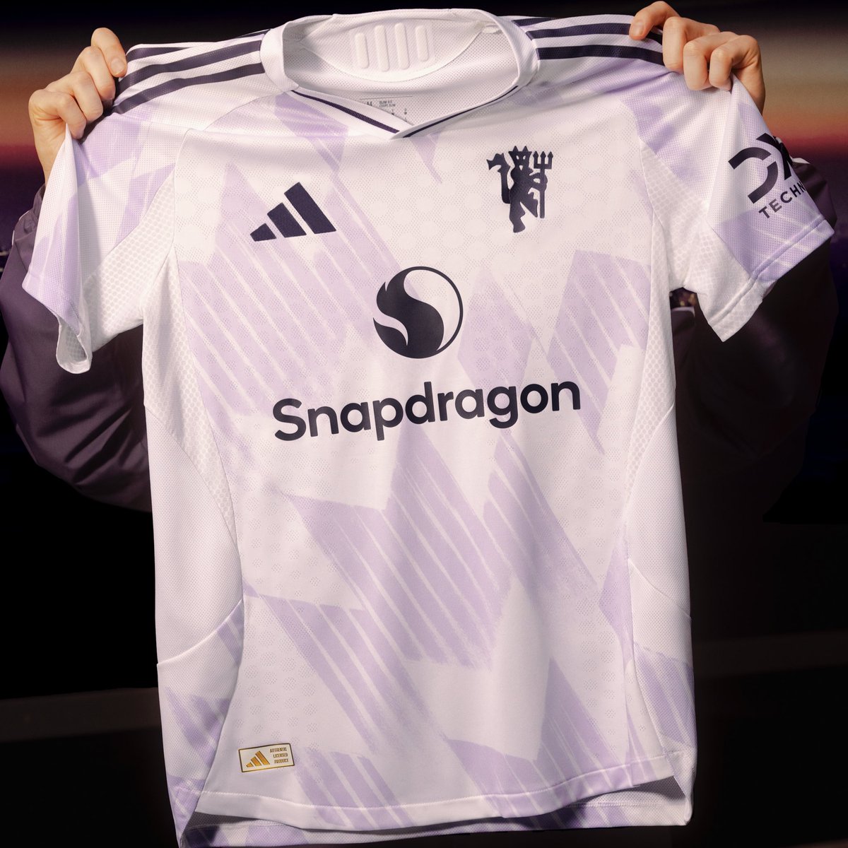adidasfootball's tweet image. United, wherever we go.ππ€
introducing Manchester United away jersey, available now. ππadidas.com/manchester_uniβ¦