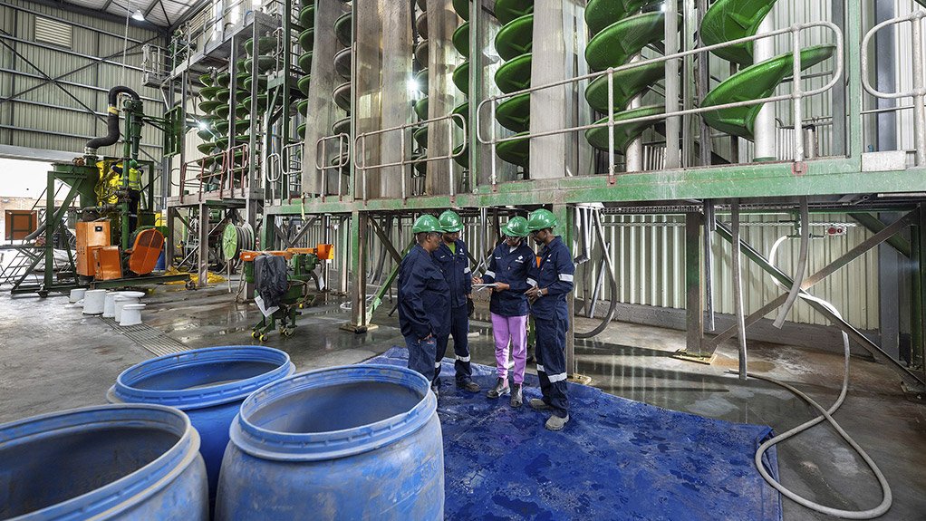 CreamerMediaZA's tweet photo. @Multotec’s facilities across Africa, Asia, Australia, and the Americas ensure proximity to key mining areas, delivering tailored solutions for unique challenges.
Visit #Multotec's 𝐕𝐢𝐫𝐭𝐮𝐚𝐥 𝐒𝐡𝐨𝐰𝐫𝐨𝐨𝐦 for more: https://t.co/Vg3P1FSztS
#Ad #CMVirtualShowroom https://t.co/gMyoQzURSd