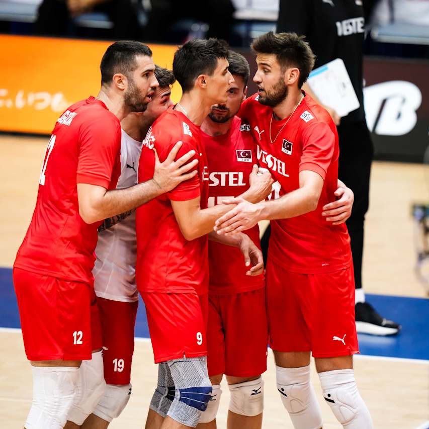 #FileninEfeleri Milletler Ligi üçüncü hafta ilk maçında Amerika'ya mağlup oluyor.

🇹🇷 Türkiye 0 - 3 ABD 🇺🇸

🆚 24-26, 21-25 ve 27-29