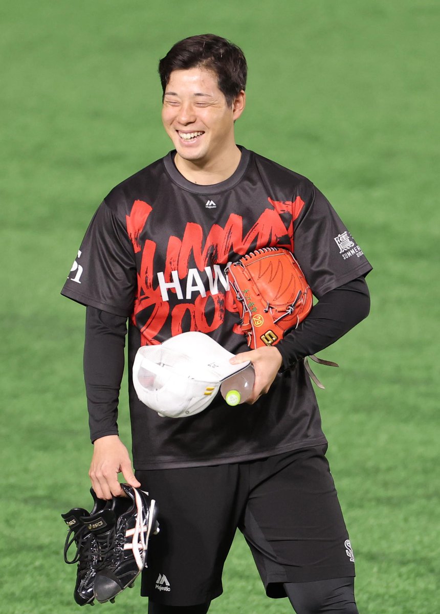 hochisbhawks's tweet image. 笑顔をみせる #大江竜聖 選手、#谷川原健太 選手、#藤井皓哉 選手
#sbhwaks #ソフトバンクホークス

スポーツ報知の野球情報hochi.news/npb/