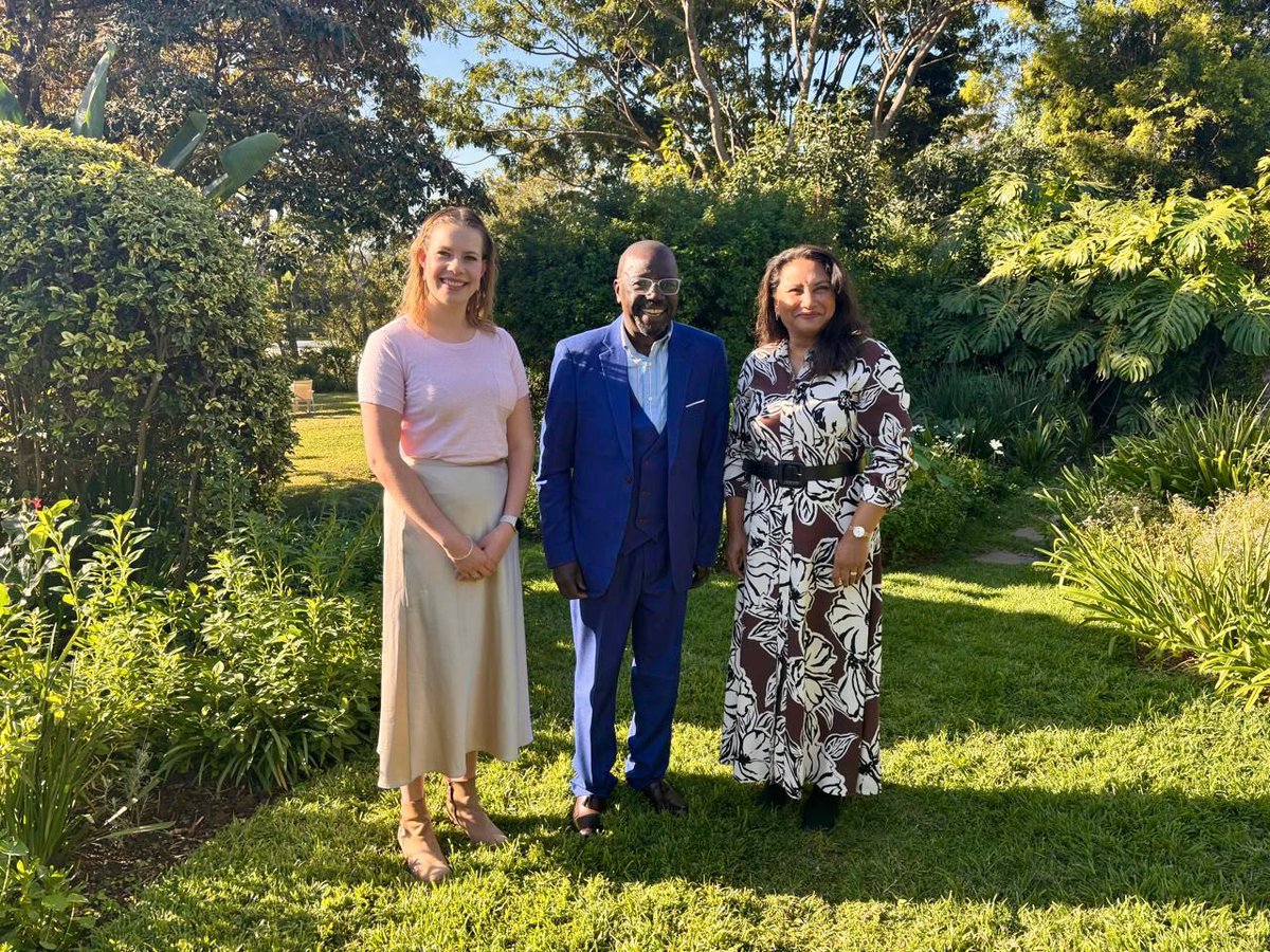 AusEmbZim's tweet image. More than 50,000 Zimbabweans call 🇦🇺 home. Friend of the @AusEmbZim, Fred Nyamhunga 🙏🏽 for sharing with us @ZIMAANSW ‘s 20 year journey of strengthening 🇿🇼🇦🇺 #people2people links through 📚education,
business & cultural exchanges.