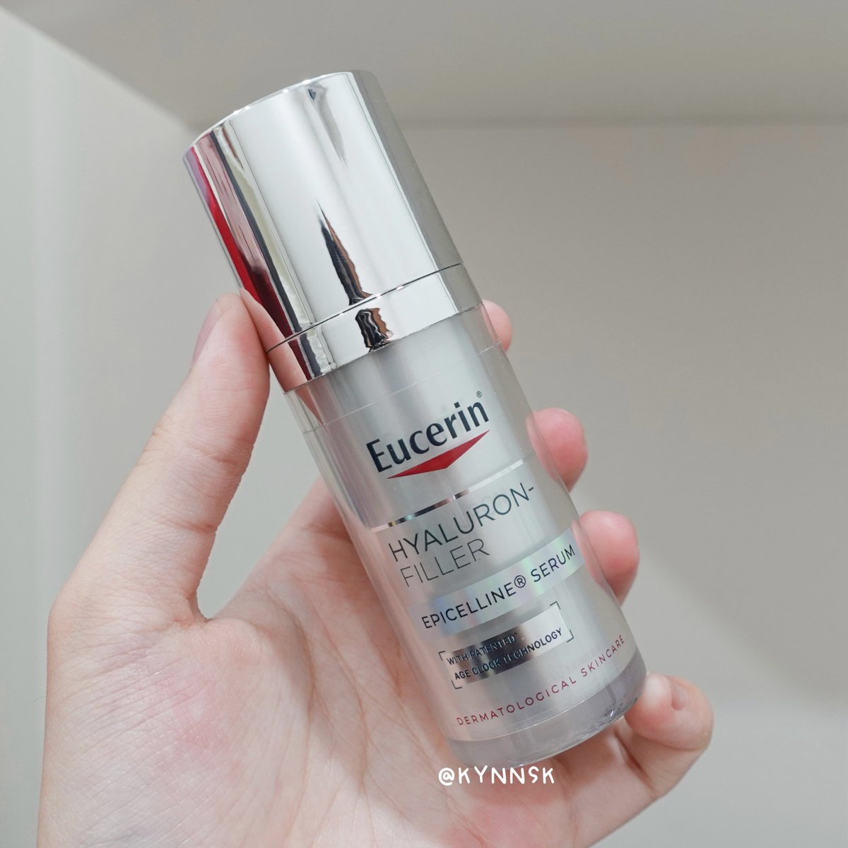 kynnsk's tweet photo. ใครอยากหาเซรั่ม Anti-Aging มา Prep ผิวให้ดูเด็กลง ขอแนะนำเซรั่ม Eucerin EPICELLINE Serum อันนี้เลย ช่วยฟื้นฟูให้ผิวกลับมานุ่มเด้ง ชุ่มชื้น ให้ผิวอิ่มฟูเรียบเนียน ลดริ้วรอยดีมาก เนื้อเบาสบายไม่เหนอะหนะ ให้ผิวแข็งแรง เชียร์ให้ลองๆ 💖 ใครที่ชอบทำหัตถการ ทาตัวนี้แล้วช่วยให้พวกผลลัพธ์มันอยู่นานขึ้นด้วย