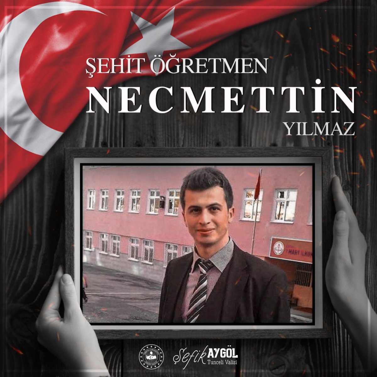 🇹🇷 Şehit Öğretmenimiz Necmettin Yılmaz’ın kıymetli hatırası; milletimizin gönlünde, öğrencilerimizin umut dolu hayallerinde ve fedakâr meslektaşlarının ideallerinde yaşamaya devam etmektedir.

🤲Görevini büyük bir özveri ve vatan sevgisiyle ifa ederken şehit edilen başta Şehit