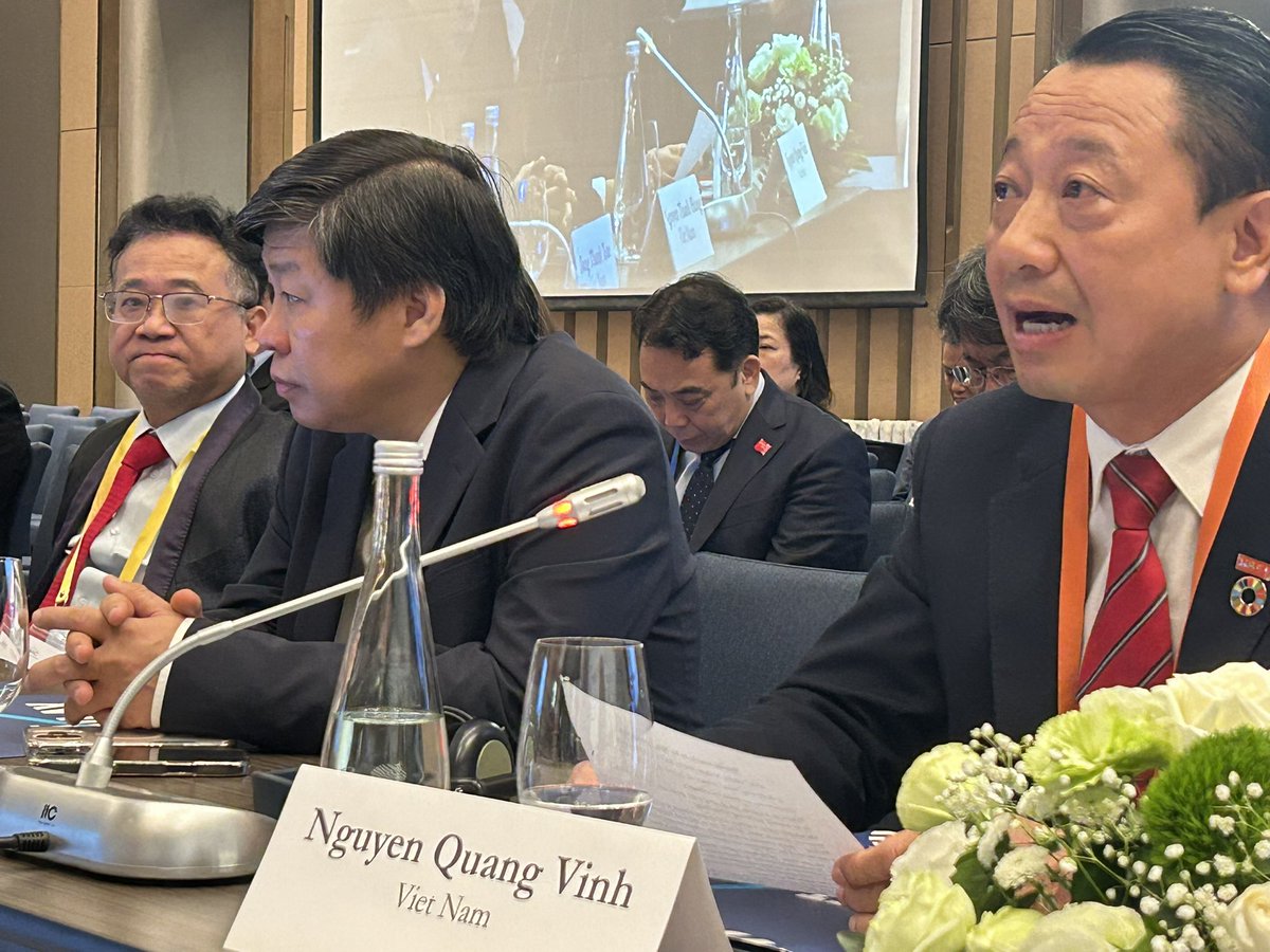 APECBiz's tweet image. ABAC Chair 2025 H.S. Cho presides over the Opening Plenary of ABAC 3 in Hai Phong.