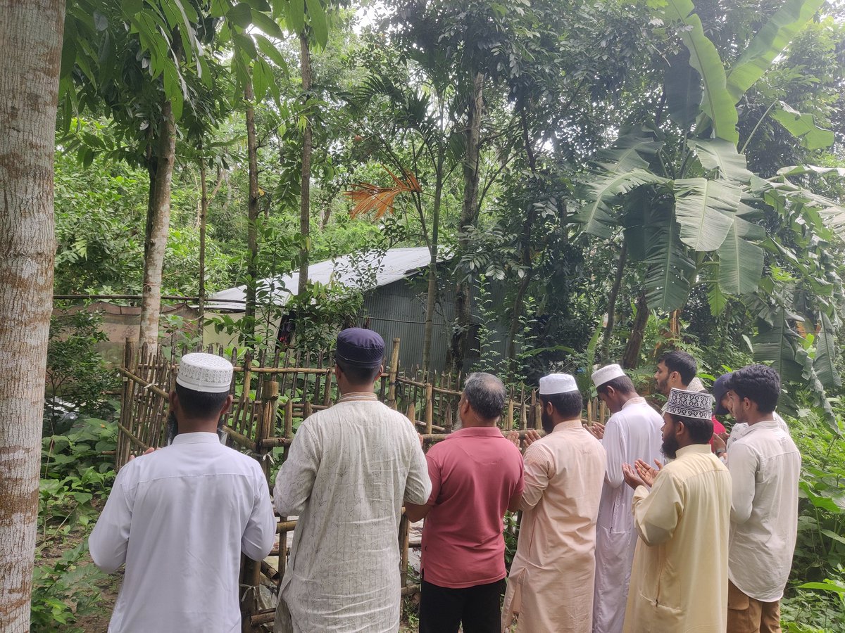 info_shibir's tweet photo. জুলাই অভ্যুত্থানের শহীদ ফয়সাল আহমেদ শান্ত-এর শাহাদাতবার্ষিকী উপলক্ষে তাঁর কবর জিয়ারত করেন বাংলাদেশ ইসলামী ছাত্রশিবির, বরিশাল জেলা শাখার নেতৃবৃন্দ।
#WingsOfFreedom
#ThinkBackTo36July
#chhatrashibir https://t.co/mxQ9f1bCWt