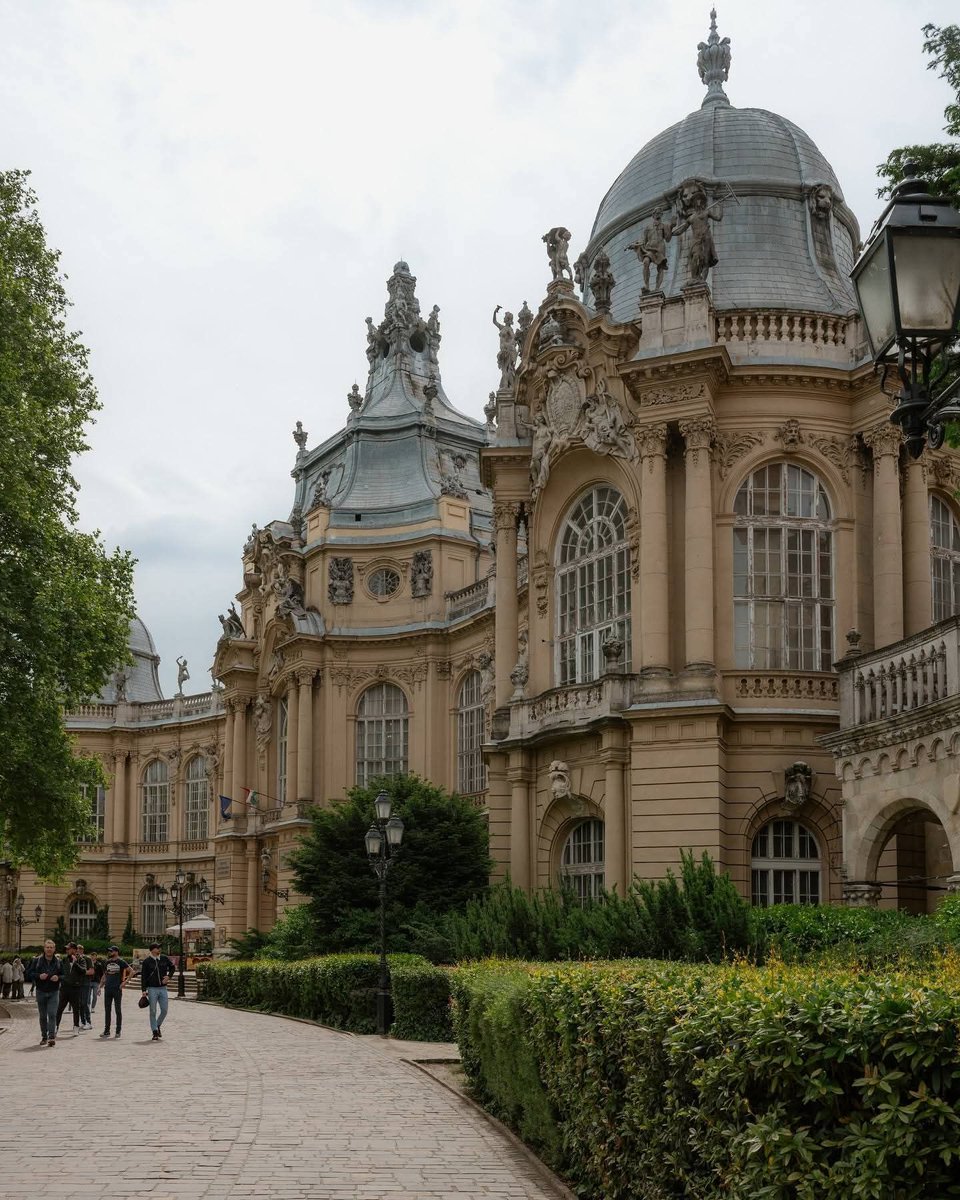 Budapest - Hungary 

By: rooshazeveld