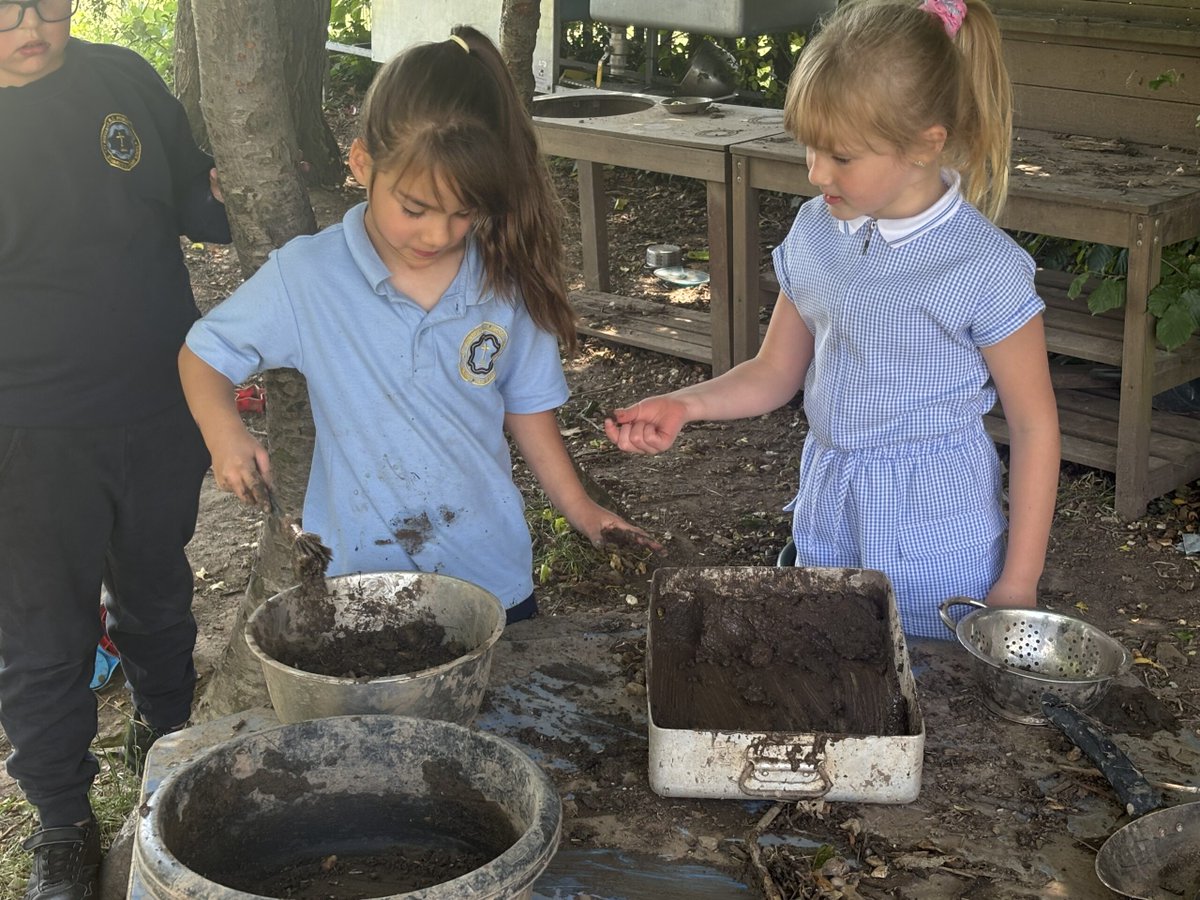 EducateMag's tweet image. .@StBernardsep has been awarded the prestigious ‘OPAL Gold Award’ by @OPAL_CIC 🌿

Achieving the gold award places St Bernard’s among the leading schools in the country for outdoor play provision.

Read more here ➡️ tinyurl.com/bp9mzcea