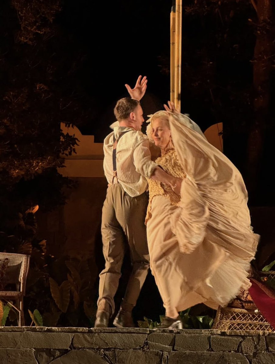 GillyAnders's tweet image. Gillian Anderson @gilliana in #TheCherryOrchard📸 @chefmimichelin