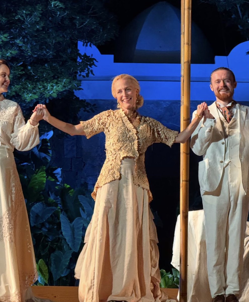 GillyAnders's tweet image. Gillian Anderson @gilliana in #TheCherryOrchard📸 @chefmimichelin