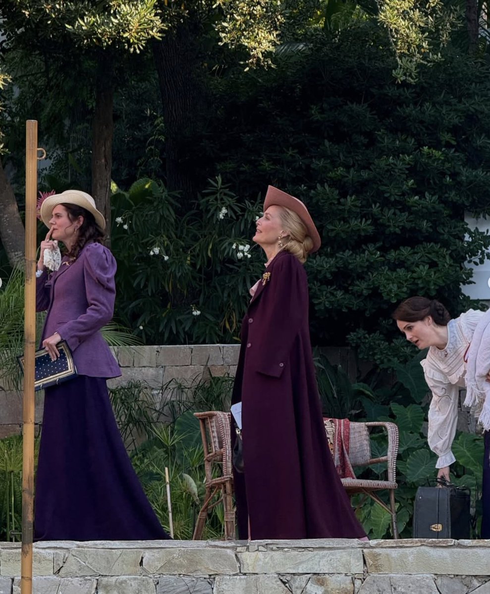 GillyAnders's tweet image. Gillian Anderson @gilliana in #TheCherryOrchard📸 @chefmimichelin