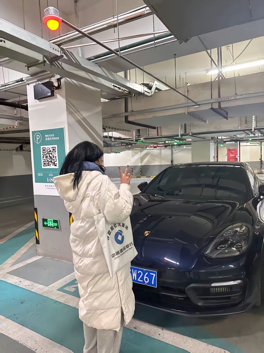 tanggeswitch's tweet photo. 闵行爱情海附近，有没有人送老婆或者女朋友过来操得？ https://t.co/erS2B12wqW