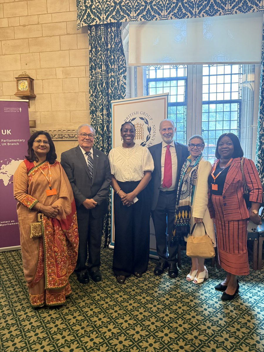Saludamos al Presidente del Grupo Inter-Parlamentario  MP Fabián Hamilton y Kate Osamor MP Chair del Commnwealth Parlamentario Asociación en una concurrida recepción con el objetivo de estrechar más las relaciones parlamentarias con nuestros países .