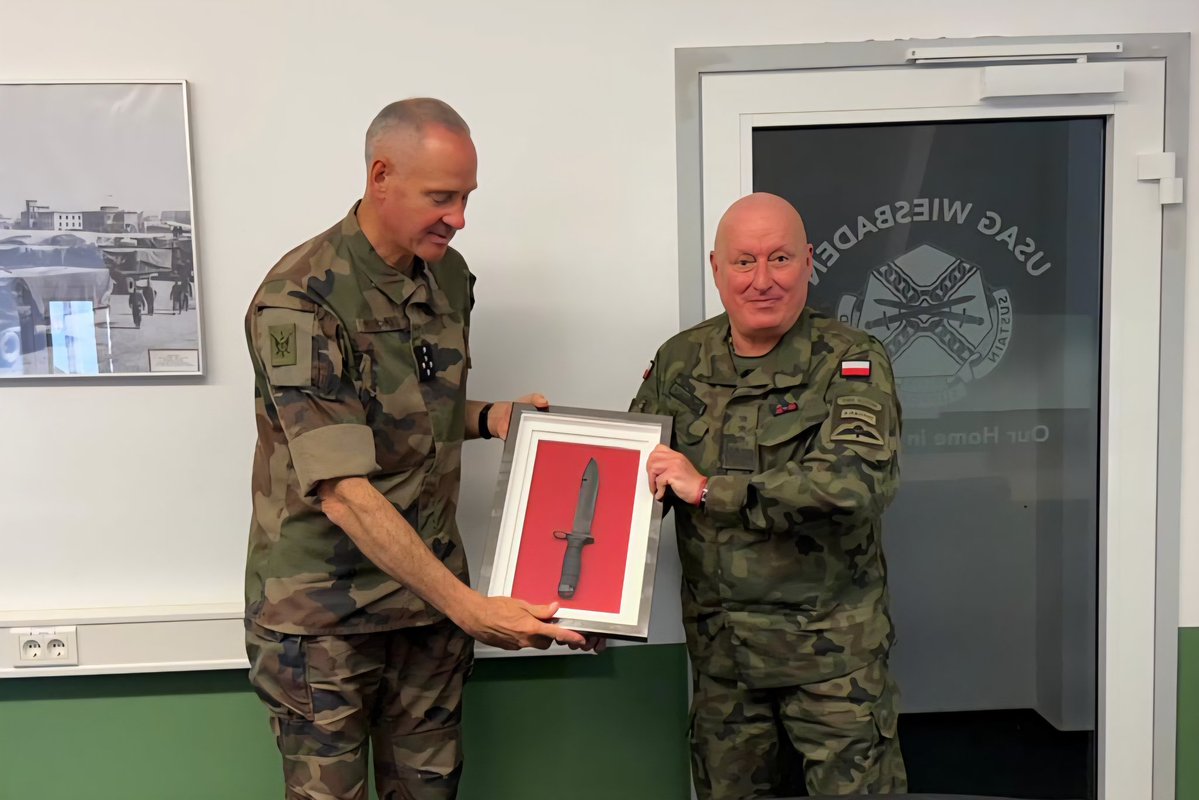 DGeneralneRSZ's tweet image. 32nd Annual Conference of European Armies
14 i 15 lipca w Wiesbaden 🇩🇪, odbyła się doroczna konferencja armii europejskich. Dyskutowano o przyszłości globalnego bezpieczeństwa i odstraszaniu potencjalnych przeciwników 🛡. Wydarzenie zgromadziło dowódców najwyższych szczebli z…