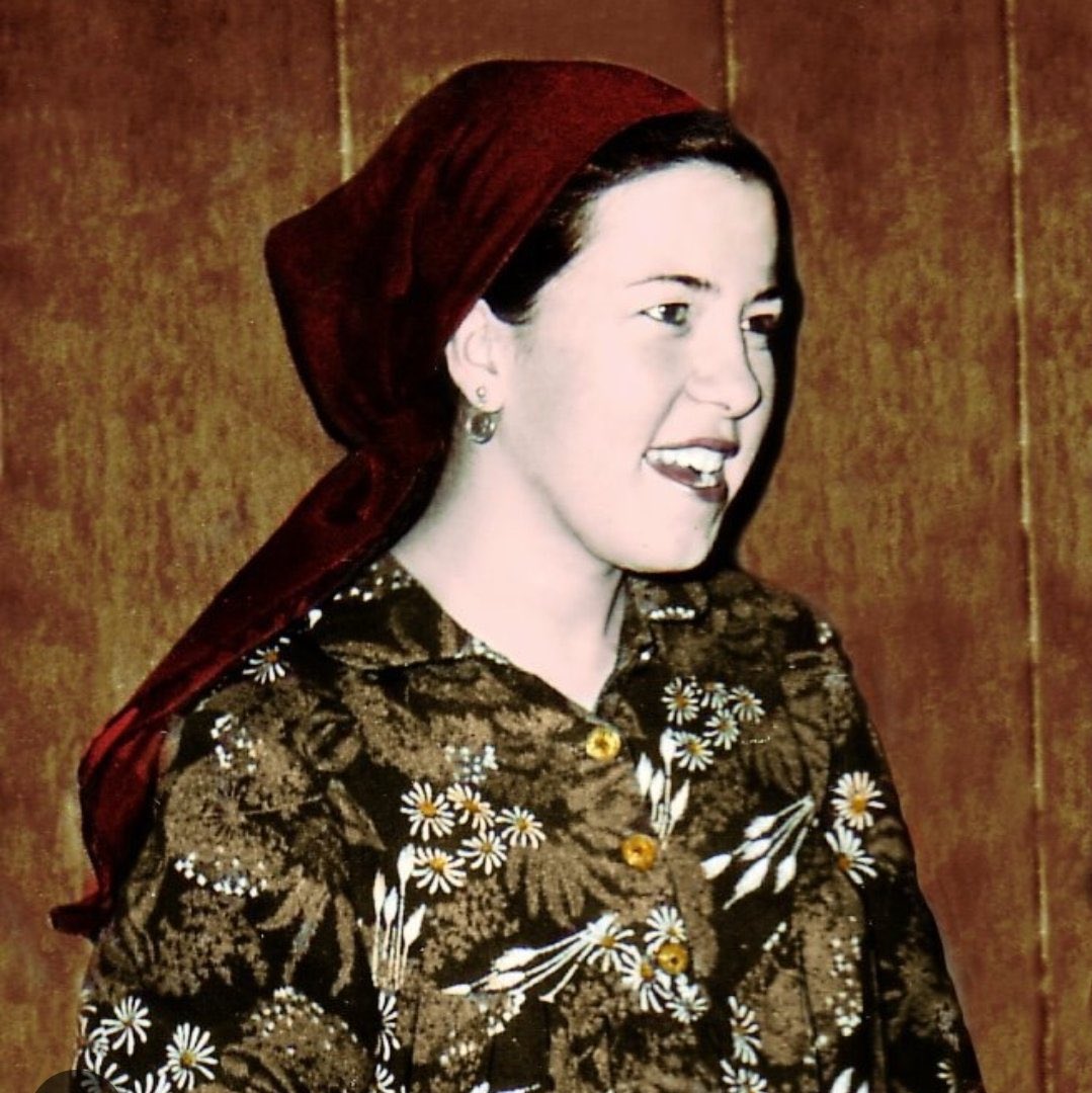 Feminist olduğunu açıkça söylediği için Hizbullah tarafından işkenceyle katledilen Konca Kuriş’i ölümünün 27.senesinde saygı ve özlemle anıyoruz.