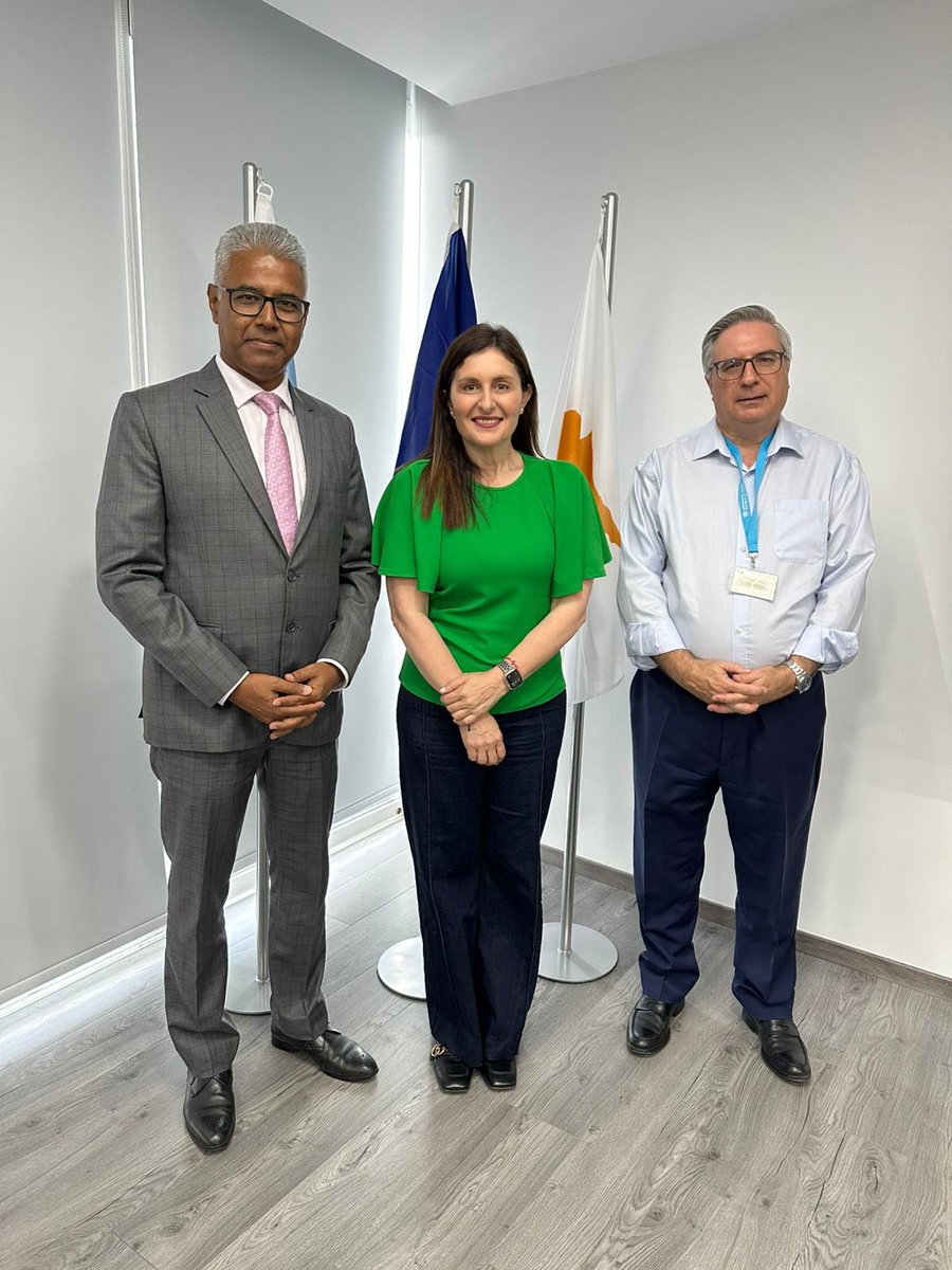HadjimanoliM's tweet image. Delighted to meet again with the High Commissioner of India to Cyprus, Mr. Manish, at the offices of the Shipping Deputy Ministry, in Limassol. We had a productive discussion on matters of mutual interest in the maritime sector and explored ways to further strengthen the…