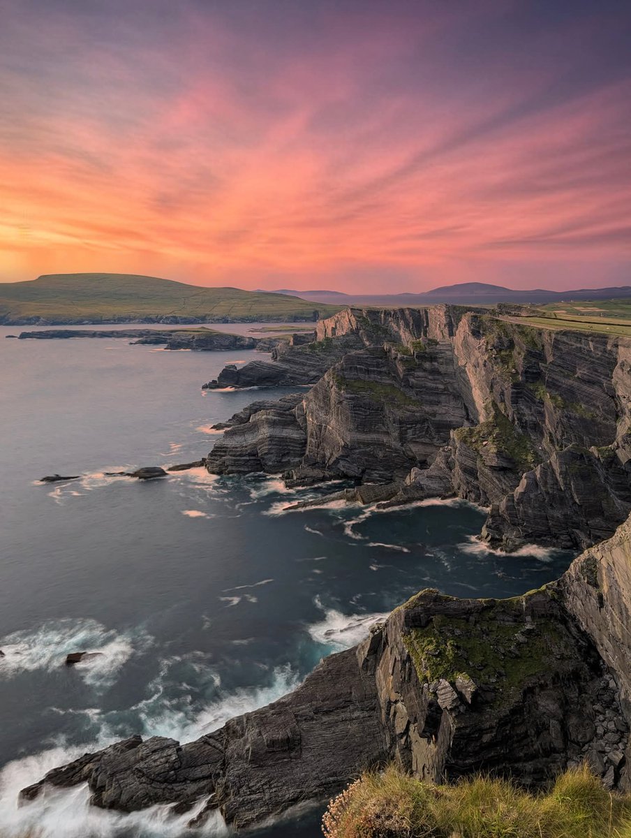ThisIsIreland3's tweet image. 📍  The stunning, Kerry Cliffs 🌄🌅🌊

Good morning from Ireland 🇮🇪 
Have a great Wednesday all 💚

📸 Niall Griffin 

#GoodMorning #Kerry #Cliffs #Ireland