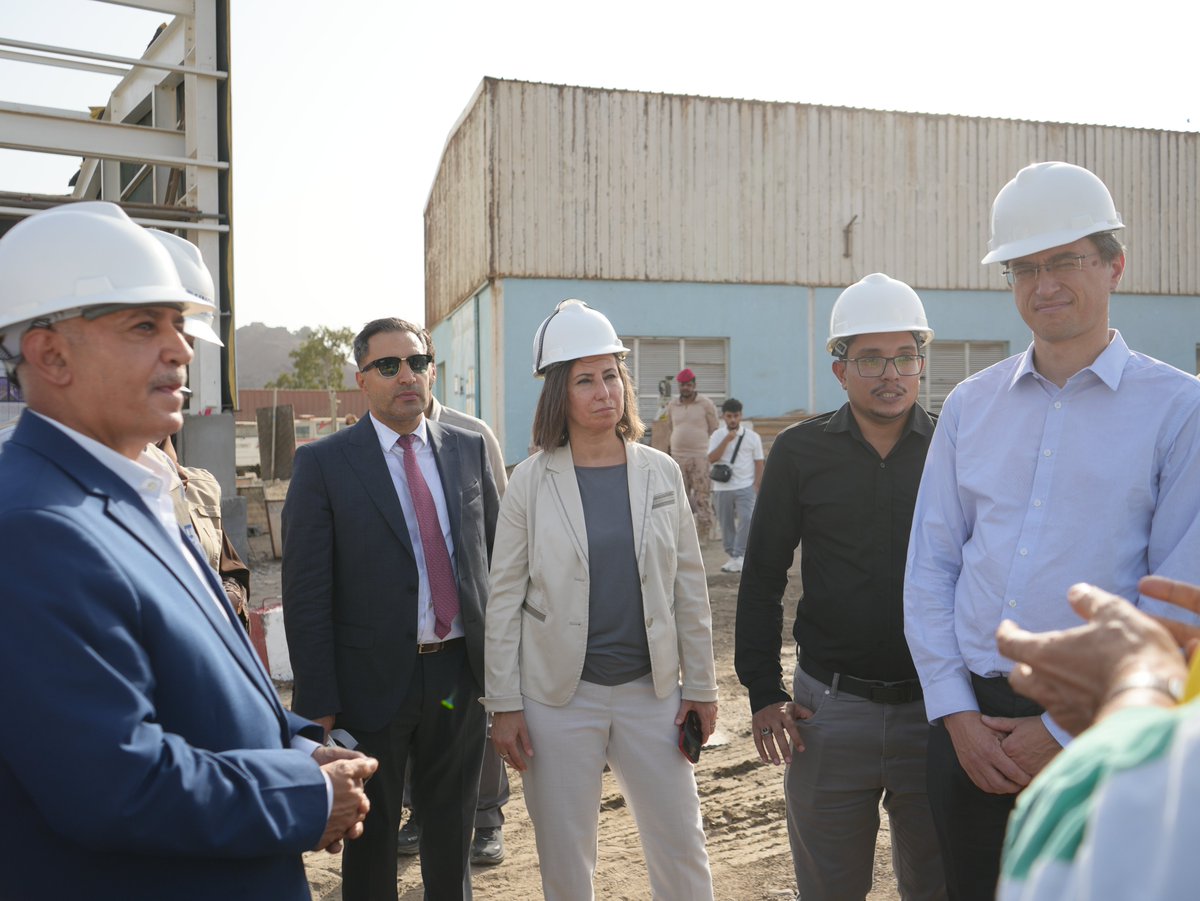 UNOPSMiddleEast's tweet image. A high-level delegation from @WBG_IDA visited the Isthmus #water pumping station in #Aden.
The rehabilitation is part of the World Bank-funded Yemen Integrated Urban Services Emergency Project (YIUSEP II) implemented by @UNOPS, aiming to restore water supply in #Aden, Yemen🇾🇪