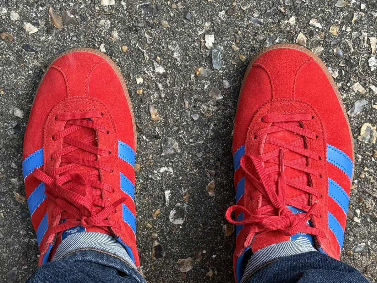 // // // ANDY tweet media