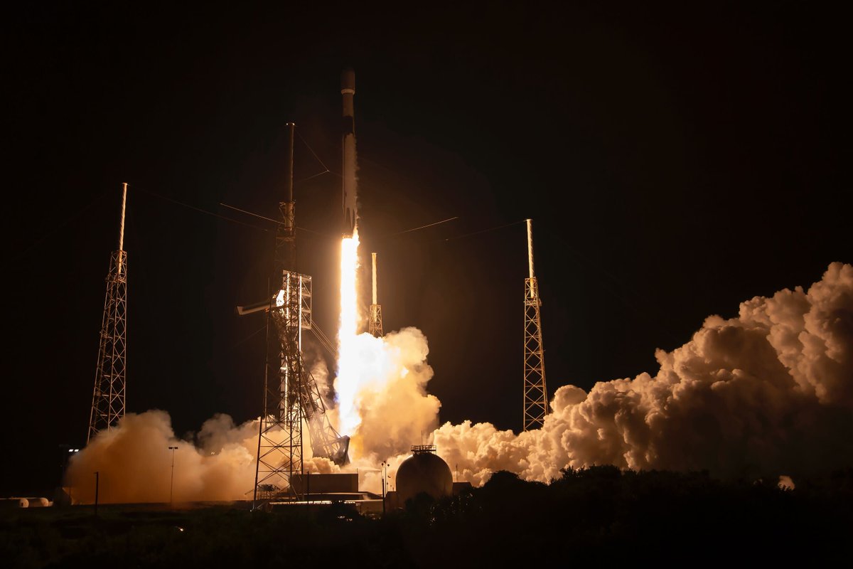 panos_panay's tweet image. Congrats to the amazing @ProjectKuiper team on another successful launch, and thank you to @SpaceX for the ride to space. Pumped to have another batch of Kuiper satellites heading into orbit!