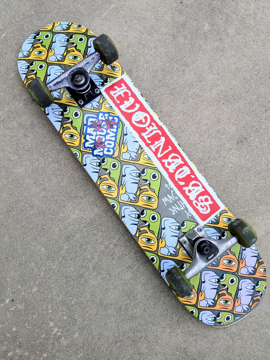 EVOLNATASのどでかいステッカー最高！