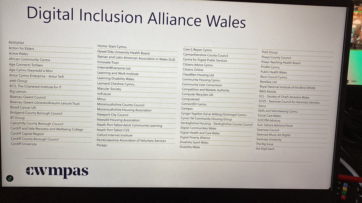Digital strategy in #Wales being presented by <a href="/Cwmpas_Coop/">Cwmpas</a> Diolch Dr #DanRoberts <a href="/WISERDNews/">WISERD</a> <a href="/cardiffuni/">Cardiff University</a> <a href="/LSWalesCDdCymru/">Learned Society of Wales</a> <a href="/ESRC/">Economic and Social Research Council</a> <a href="/USUKFulbright/">US-UK Fulbright</a> <a href="/Gipuzkoa/">Gipuzkoa</a> <a href="/Ikerbasque/">Ikerbasque</a> <a href="/upvehu/">UPV/EHU</a>