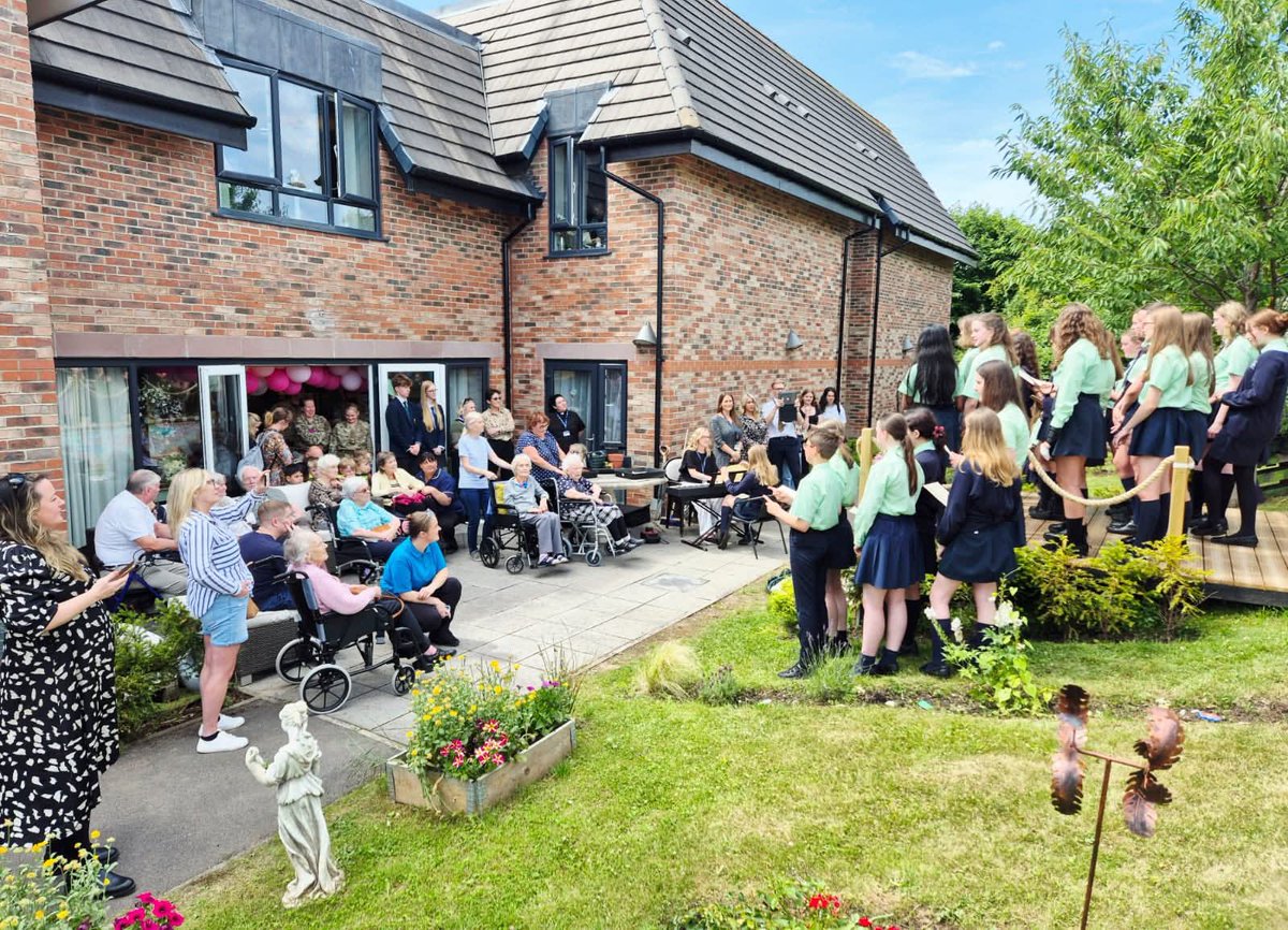 MayorChester's tweet image. What an amazing day at Grosvenor Manor as we proudly celebrated the grand opening of our Community Garden!
A heartfelt thank you to everyone who supported and contributed to bringing this beautiful space to life.
#GrosvenorManor #CommunityGarden #ChesterCareCommunity