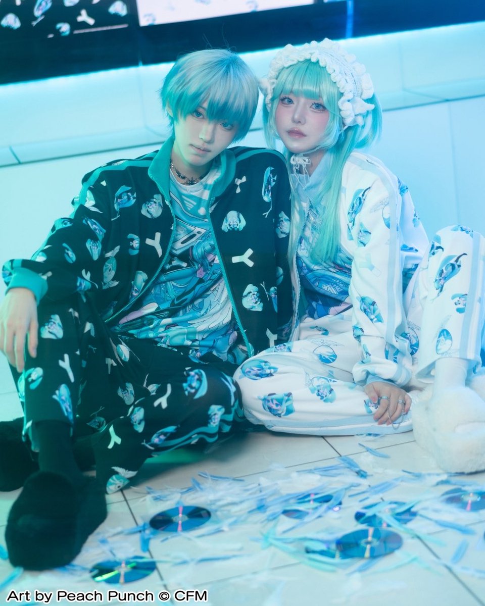 acdcrag's tweet image. 初音ミクコラボ第1弾、発売開始!🩵🤍
今回はミクのかわいいイラストがプリントされたジャージアイテムが登場✨
ゲーム時間にも、お出かけにもぴったりです!🎮🎧
🗓7月16日(火)発売
🛍店舗販売:午前11時〜
💻オンライン販売:午後6時〜