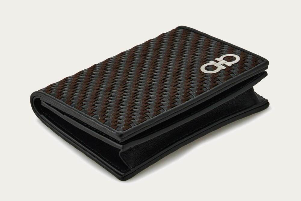 フェラガモ 二つ折り財布 カラーブロック Golfo Blue/Black ファッションプレス on X: