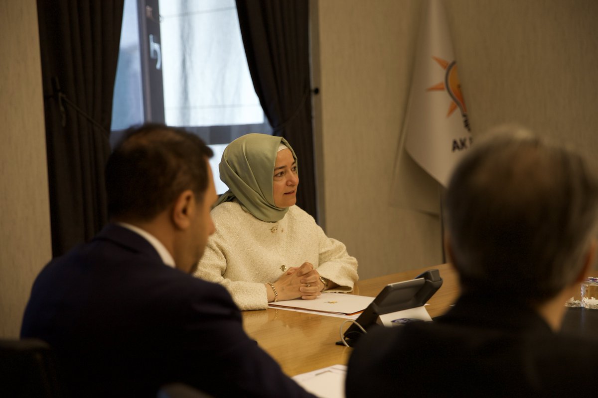 📍AK Parti Genel Merkez

Sosyal Politikalar Birim Toplantımızı gerçekleştirdik. 

Çalışmalarımız hakkında istişarelerde bulunduğumuz toplantının hayırlara vesile olmasını diliyorum.