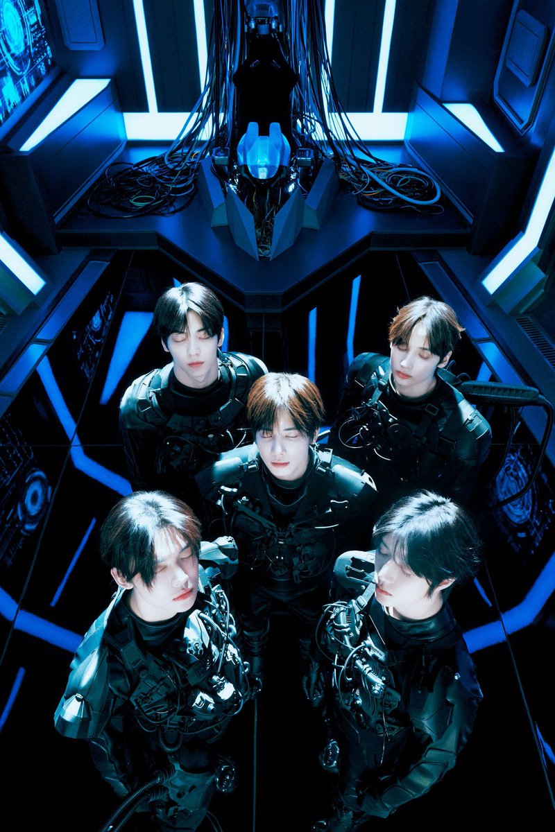 📸 TXT is serving face in their concept photos for ‘The Star Chapter: TOGETHER’ — jaw-droppingly handsome! 🌟 Out July 21
#TXT_Together #TXT_VisualKings