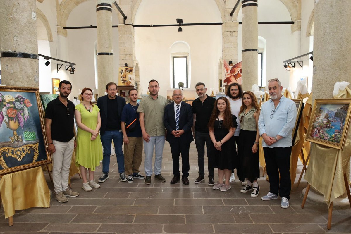 ORMEK kursiyerlerimizin el emeği, göz nuru eserlerine hayran kaldık.

ORMEK Kurs Merkezi Öğretmeni Nurçin Hekimoğlu ve öğrencilerinin hazırladığı "Resim ve Üç Boyutlu Rölyef Sergisi"ni gezdik. 

Bu güzel çalışmalardan dolayı tüm emek verenleri kutluyorum. 👏