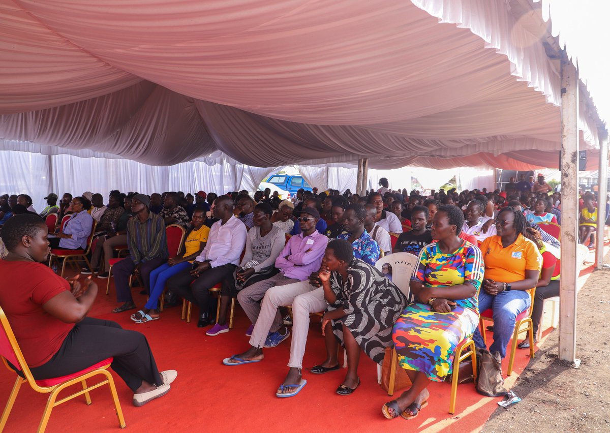 Amref_Kenya's tweet image. And it’s a wrap for Devolution Sensitization Week 2025! 🎉 #DSW2025
Thousands of people were reached with essential health and legal aid services. From mothers receiving nutrition support to better manage hypertension and diabetes, to community members finally being screened and…