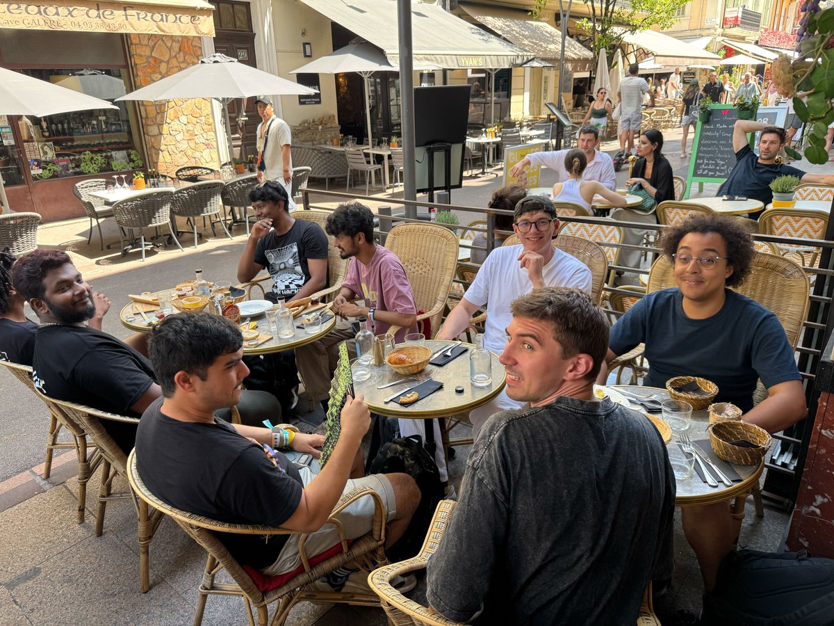 ETHGlobal's tweet image. Earlier today we brought together some of the most promising builders and finalists together for a brunch!!

It was an intimate space to discuss scaling challenges, product strat, and fundraising. Leading crypto founders also joined to offer 1:1 mentorship :)
