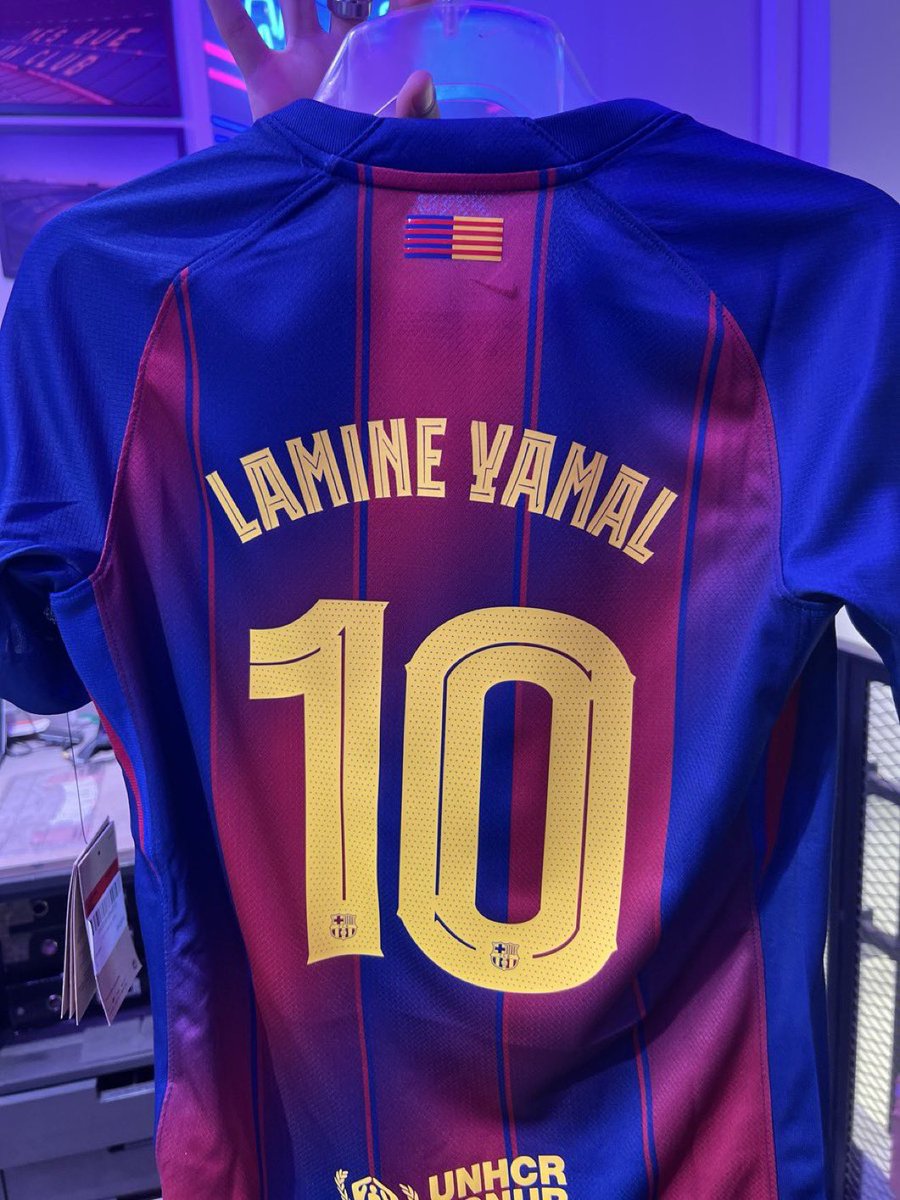 LaNuevaEraFCB_'s tweet photo. 🔥SORTEO DE LA NUEVA CAMISETA DE LA TEMPORADA 2025/2026

✅Para participar:

-Dale RT 🔁 y MG al tweet ❤️

-Sigue a @Hispadrops y a @LaNuevaEraFCB_ 

-Menciona a un amigo (cuantos más amigos, más probabilidades) 🫂 https://t.co/grkyiJp5eb