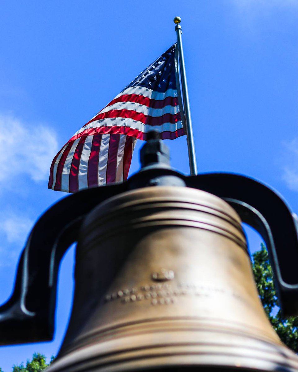 BelmontAbbey's tweet image. Happy Independence Day from Belmont Abbey College!
As the flag above our Gratitude Bell waves high, we’re reminded of the precious gift of liberty and the generations who have defended it. May we never take this freedom for granted.
God bless America! ❤️