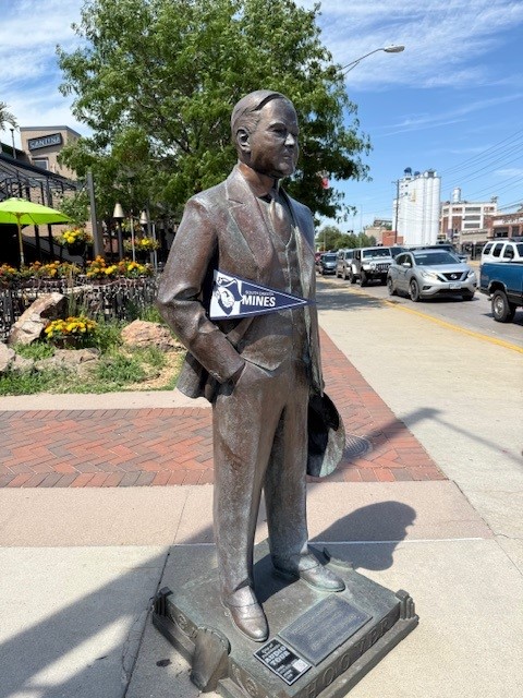 Before becoming the 31st U.S. president, Herbert Hoover—aka the “Great Engineer”—spent 20 years in mining engineering. Proof that engineers don’t just build bridges—they build nations.
#SouthDakotaMines #HardrockerProud #HardrockerStrong