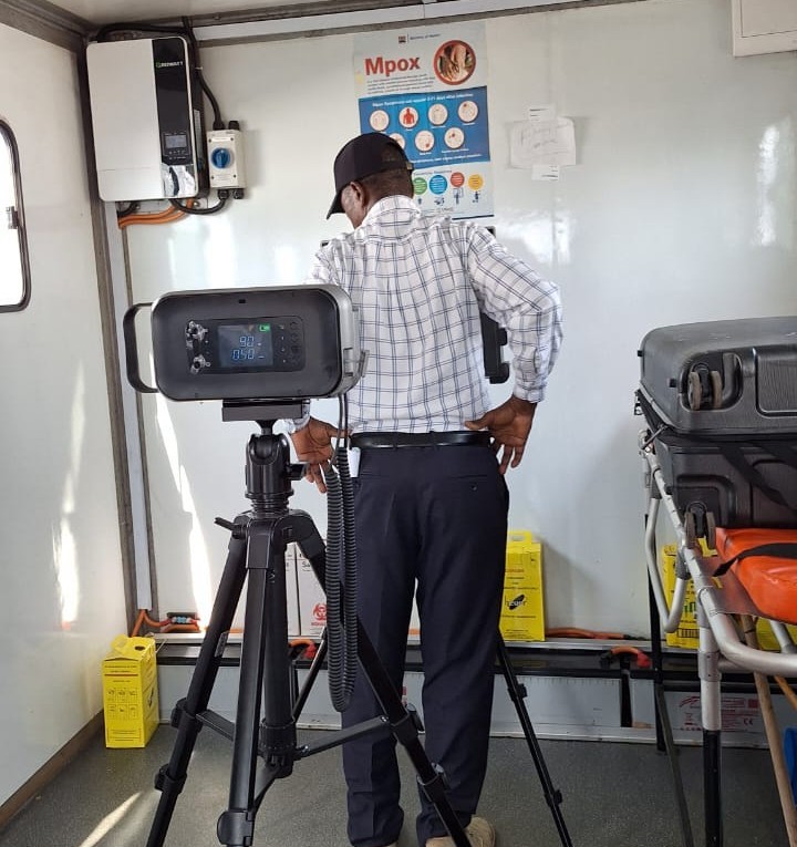 Amref_Kenya's tweet image. And it’s a wrap for Devolution Sensitization Week 2025! 🎉 #DSW2025
Thousands of people were reached with essential health and legal aid services. From mothers receiving nutrition support to better manage hypertension and diabetes, to community members finally being screened and…