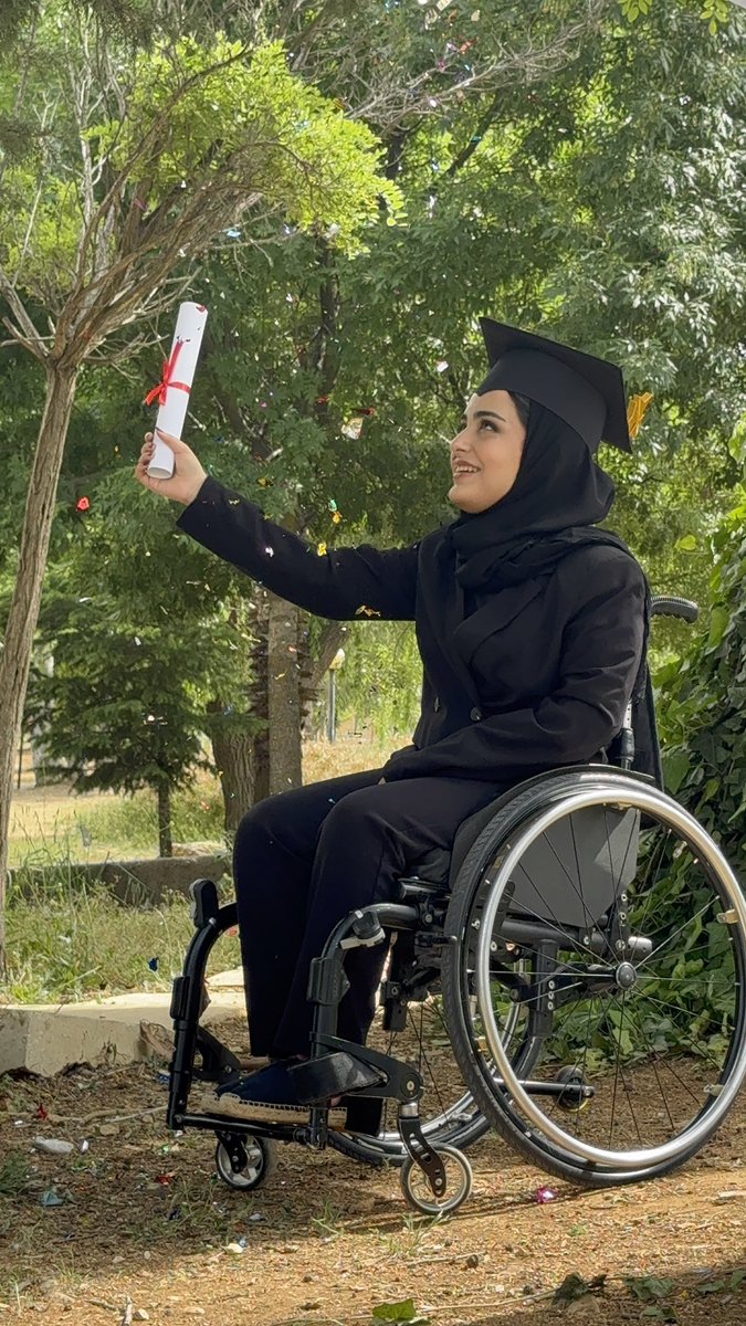 ويراك ترضى وتصبر ،،،
فيراضيك بما تتمنى ،،