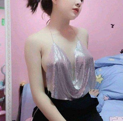 Đi làm về buồn quá ai rủ e đi chơi k