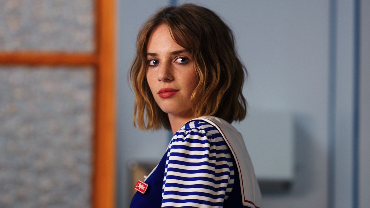 smalltownrobin's tweet image. We&apos;ve had Maya Hawke as Robin Buckley for 6 years 🥹
