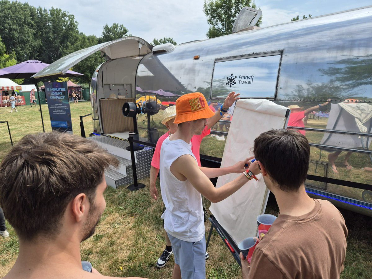 France Travail tweet media