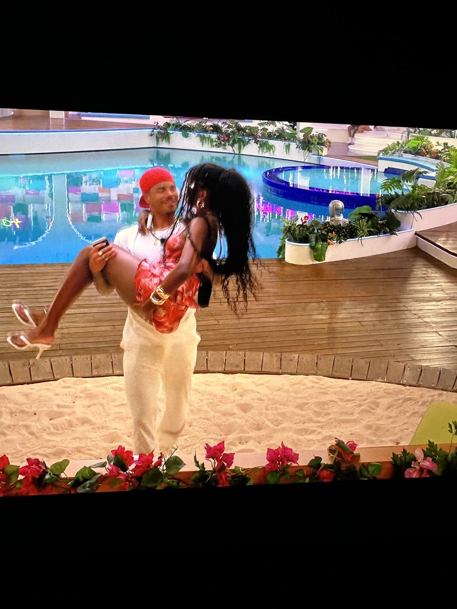 This is why I laugh at ppl making fun of Ace’s height. You have not 1, but 2 (Jeremiah) of these tall mfs struggling to pick up women. Meanwhile, Ace doesn’t 😂🙇🏽‍♀️