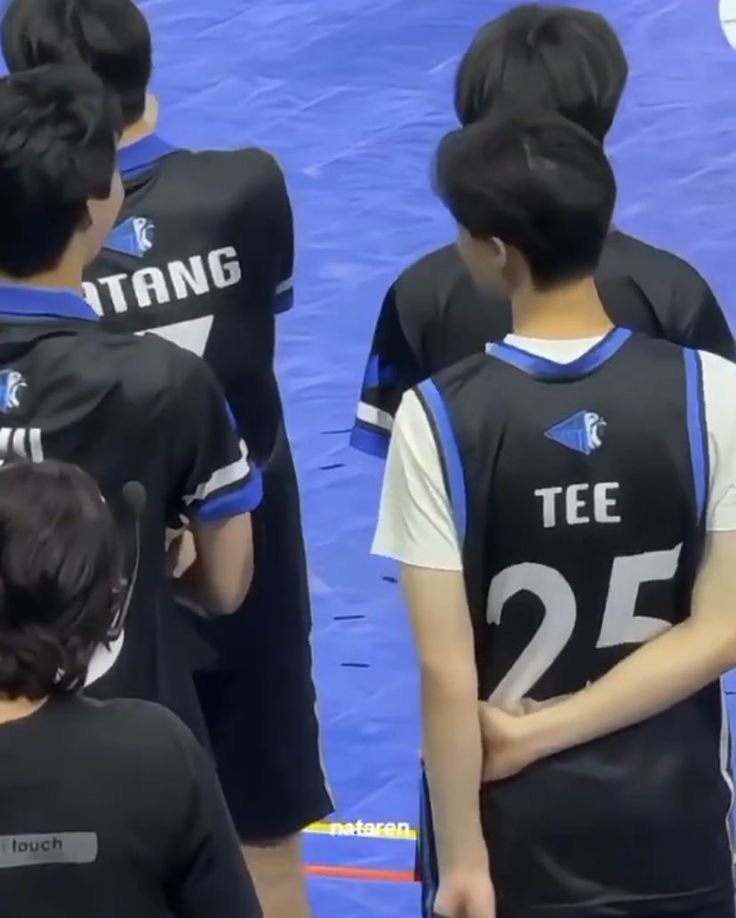 tehdaiishyy's tweet image. #Dewtee au

One loved loudly, the other stayed silent.

“I told you I liked you…
and you told me to forget it ever happened.”
— Tara