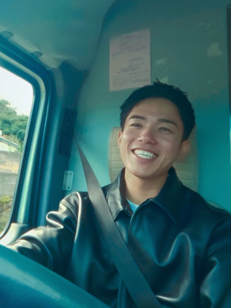 KanShuaige518's tweet photo. Happy Friday!!!🥂🩵✨
Daily handsome Kazuto when driving in The Boyfriend.😎🛻🤘🏼
Man with big machine, he’s one steady driver!🔥3🔥
He loves to work.☀️
#kazuto #theboyfriend #brewtiful #driverlife #handy #handsomeman #stylish #coolvibes #カズト #セクシー https://t.co/1MRwaROF6a