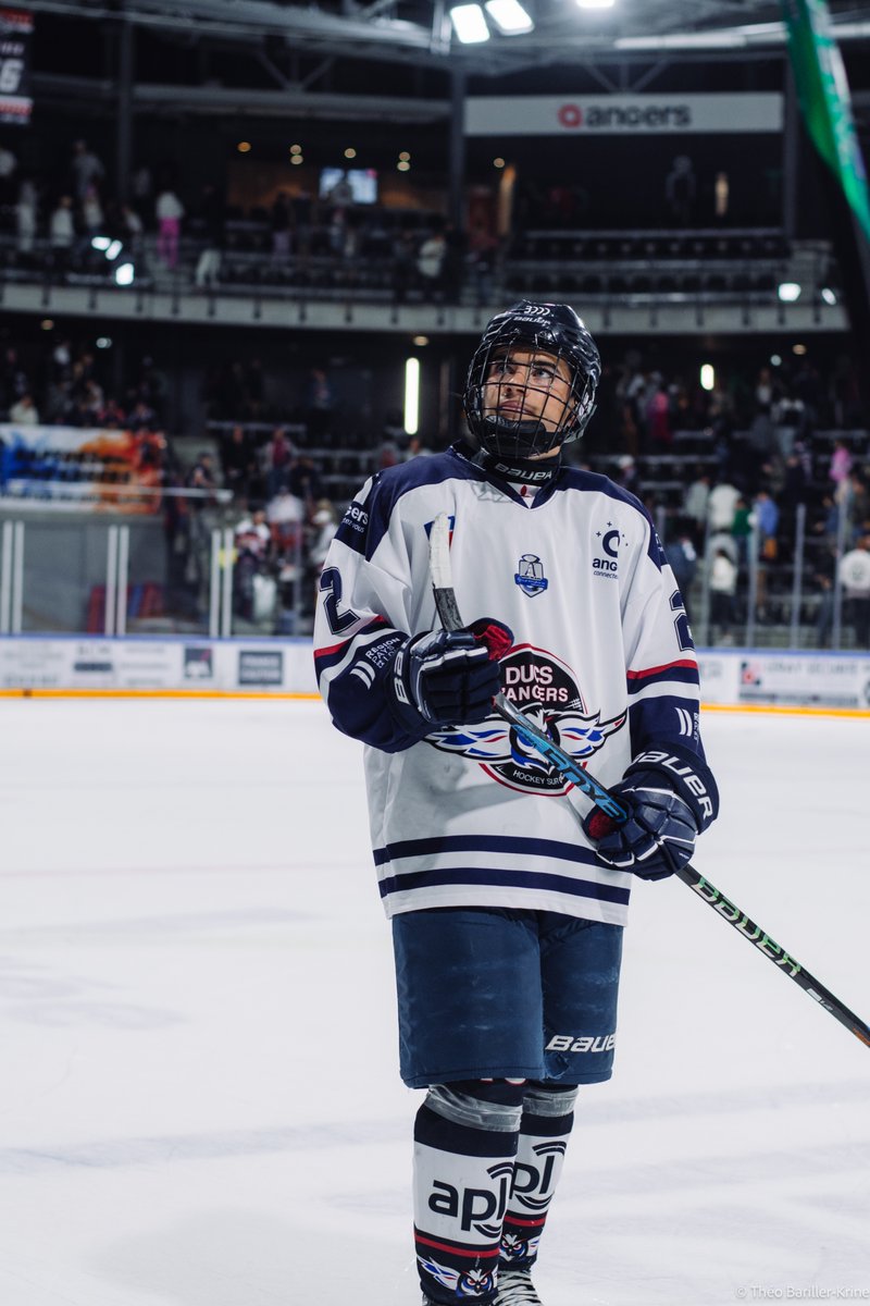 👏 Félicitations à tous les jeunes bacheliers du jour, qui portent nos couleurs et représentent la formation angevine / choletaise ! 

Une première étape symbolique dans ce double parcours de formation 🏒

#GoDucsGo | #SLMHockey | #SportAngers | #LaDalleAngevine